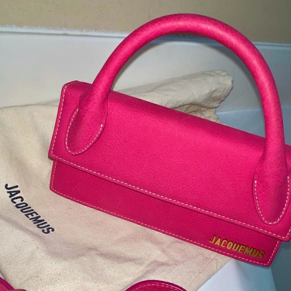 Jacquemus top handle bag - worn a few times- doesn’t come with tag